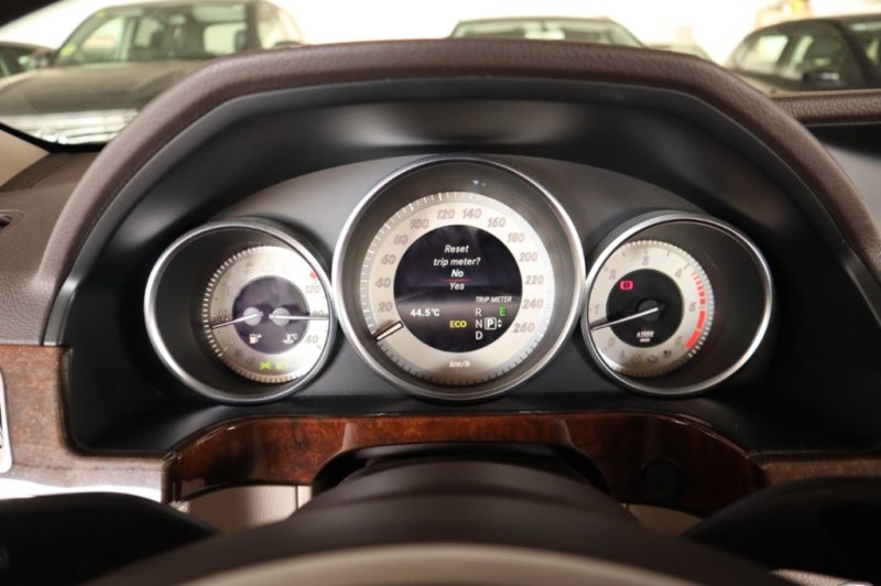 MERCEDES-BENZ E 350 E-KLASSE CDI AVANTGARDE BLUE TECT