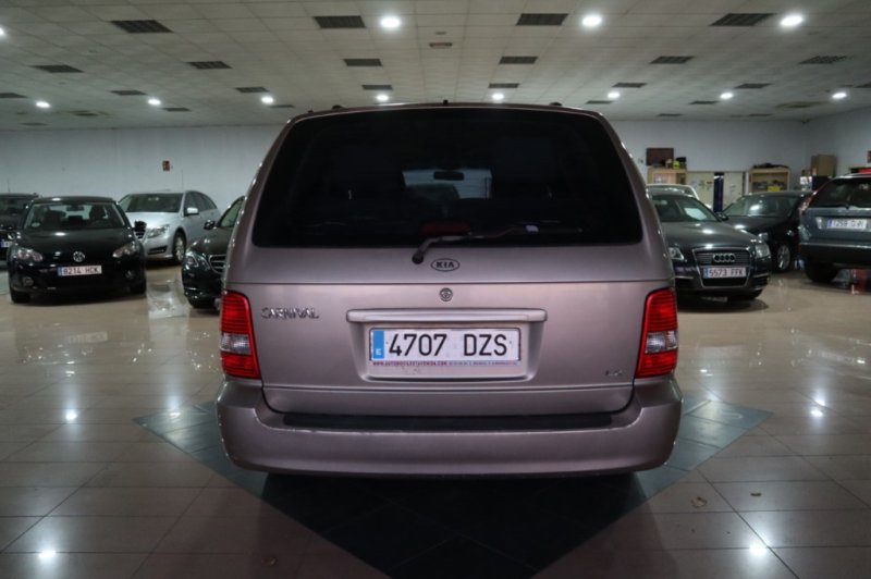 KIA CARNIVAL 2.9 CRDI CON 7 PLAZAS