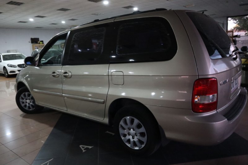KIA CARNIVAL 2.9 CRDI CON 7 PLAZAS