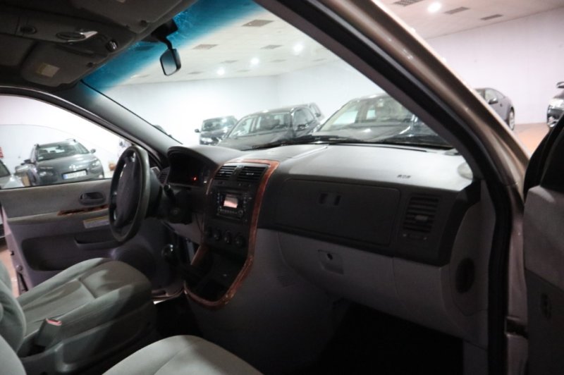 KIA CARNIVAL 2.9 CRDI CON 7 PLAZAS