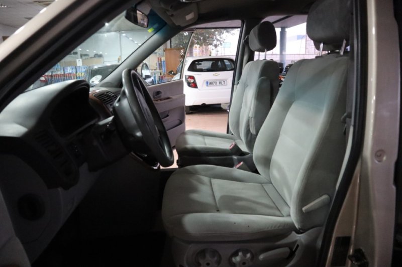 KIA CARNIVAL 2.9 CRDI CON 7 PLAZAS