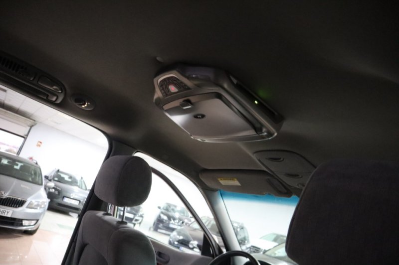 KIA CARNIVAL 2.9 CRDI CON 7 PLAZAS