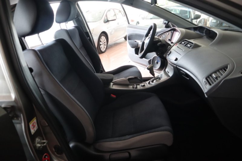 HONDA CIVIC Honda Civic 1.8 VTEC Sport