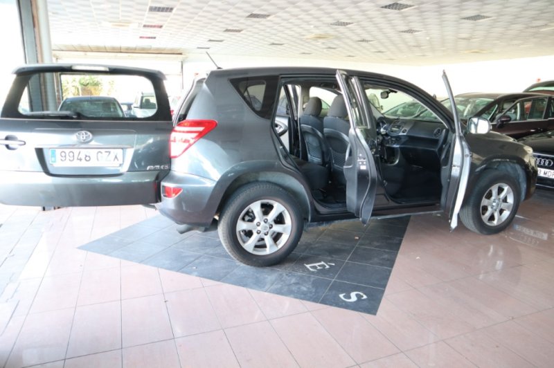 TOYOTA RAV 4 Toyota RAV 4 2.2 D-4D Life