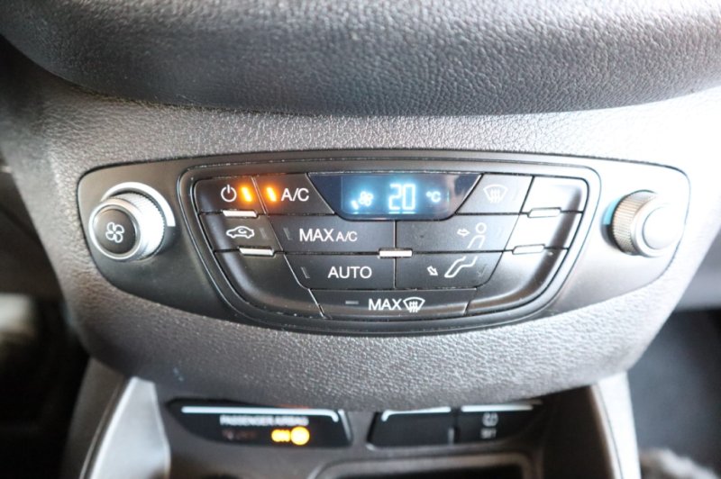 FORD CONECT Ford Transit 1.5 TDCi Kombi Tren