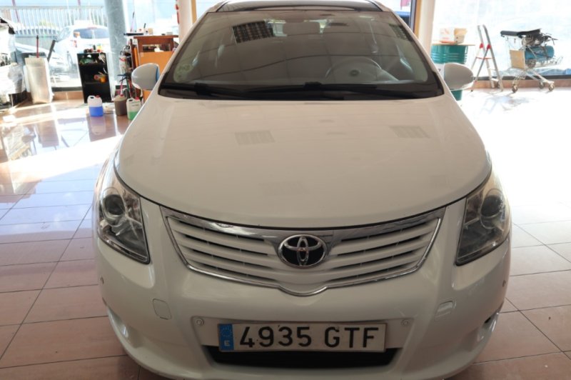 TOYOTA AVENSIS 2.200 D4D TURBO DIESEL
