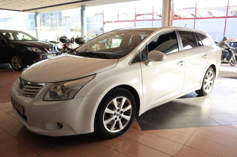 TOYOTA AVENSIS 2.200 D4D TURBO DIESEL