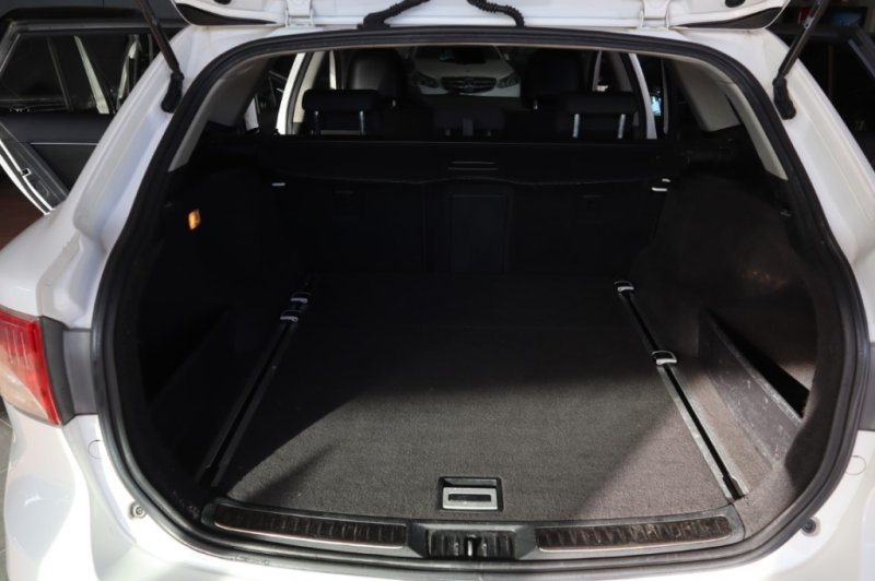 TOYOTA AVENSIS 2.200 D4D TURBO DIESEL