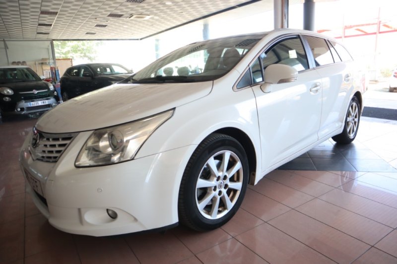 TOYOTA AVENSIS 2.200 D4D TURBO DIESEL