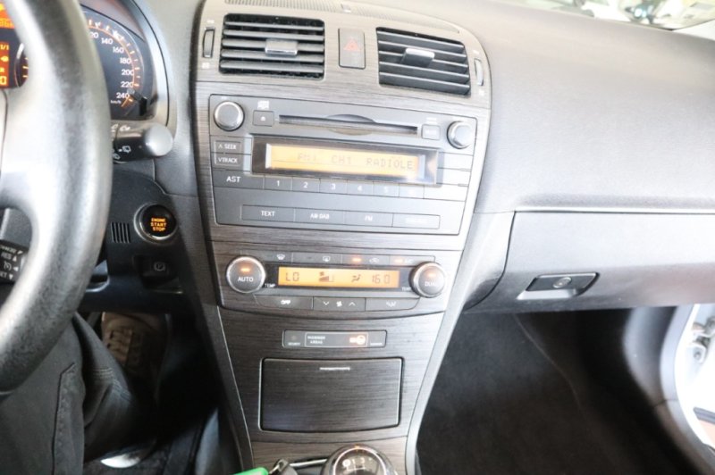 TOYOTA AVENSIS 2.200 D4D TURBO DIESEL