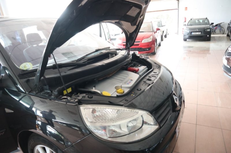RENAULT GRAND SCENIC 2000 DCI Y CAJA DE CAMBIOS DE 6 VELOCID.