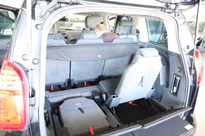 PEUGEOT 5008 2000 HDI DE 150 CV Y 6 VELOCIDADES