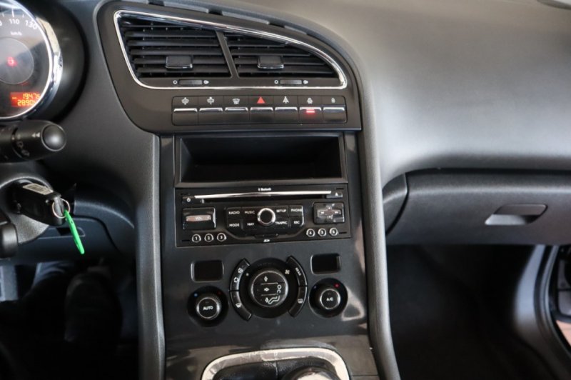 PEUGEOT 5008 2000 HDI DE 150 CV Y 6 VELOCIDADES