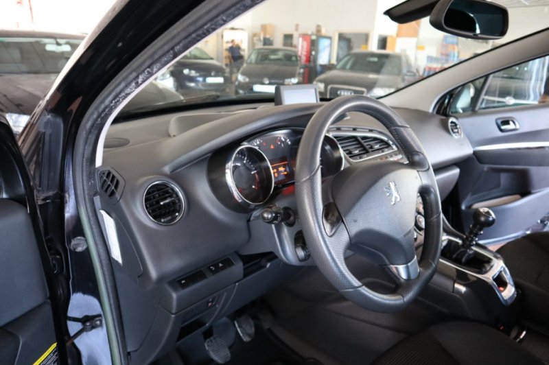PEUGEOT 5008 2000 HDI DE 150 CV Y 6 VELOCIDADES