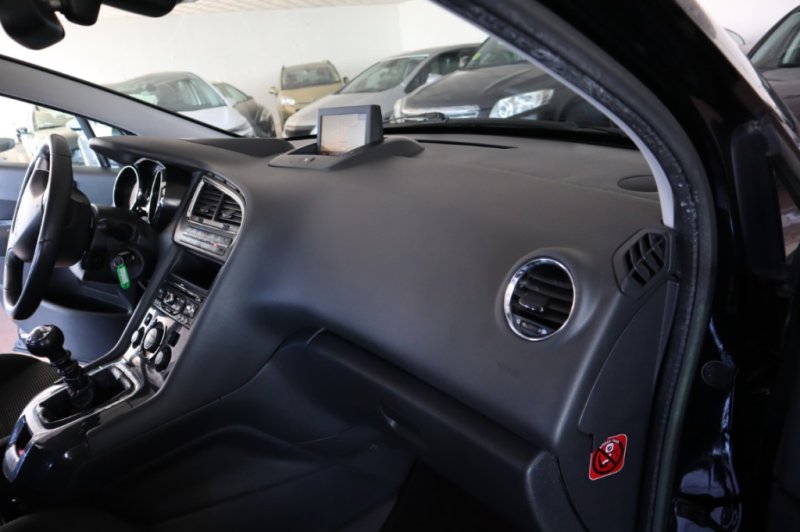 PEUGEOT 5008 2000 HDI DE 150 CV Y 6 VELOCIDADES