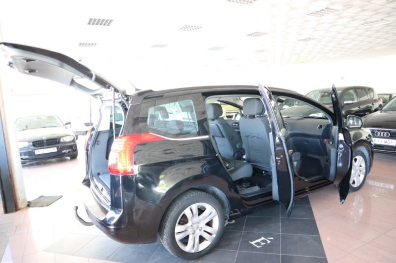 PEUGEOT 5008 2000 HDI DE 150 CV Y 6 VEL. Y 7 PLAZAS