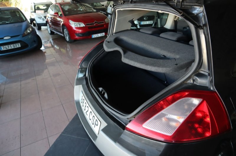 RENAULT MEGANE 1900 DCI DE 120 CV Y CAJA CAMBIOS DE 6 V