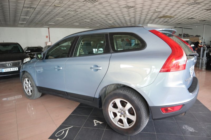 VOLVO XC-60 2400 TURBO DIESEL DE 163 CV Y 6 VELOCID.