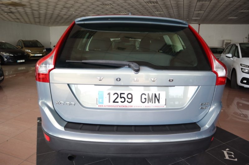 VOLVO XC-60 2400 TURBO DIESEL DE 163 CV Y 6 VELOCID.
