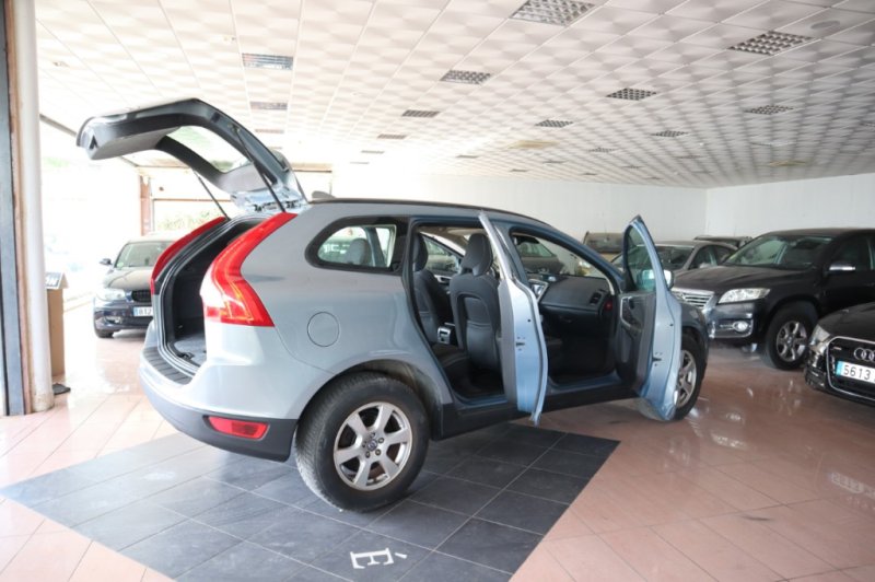 VOLVO XC-60 2400 TURBO DIESEL DE 163 CV Y 6 VELOCID.