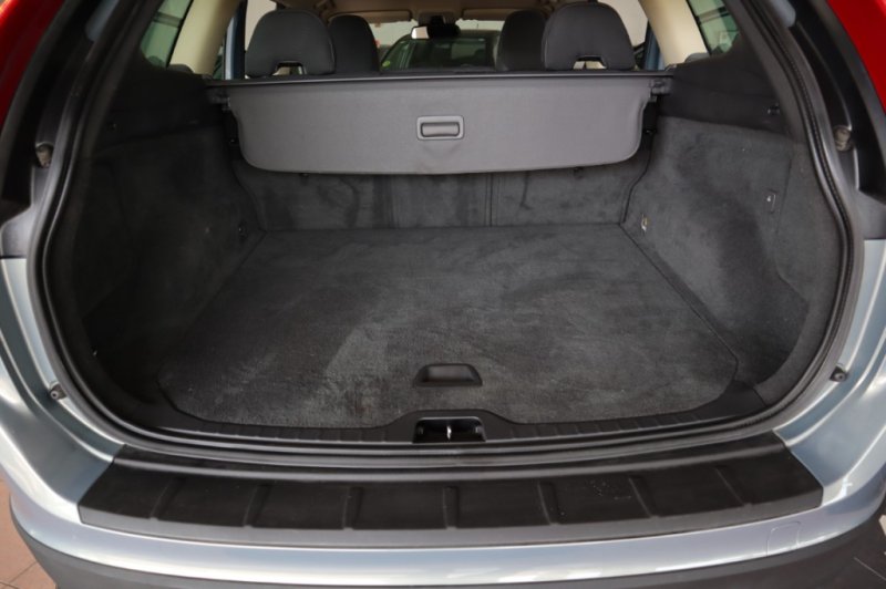 VOLVO XC-60 2400 TURBO DIESEL DE 163 CV Y 6 VELOCID.
