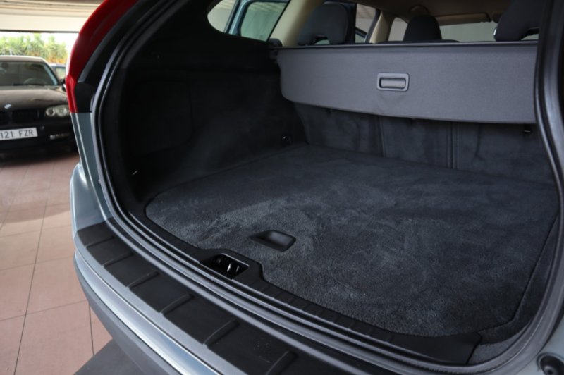 VOLVO XC-60 2400 TURBO DIESEL DE 163 CV Y 6 VELOCID.