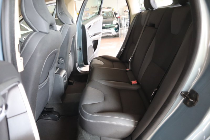 VOLVO XC-60 2400 TURBO DIESEL DE 163 CV Y 6 VELOCID.