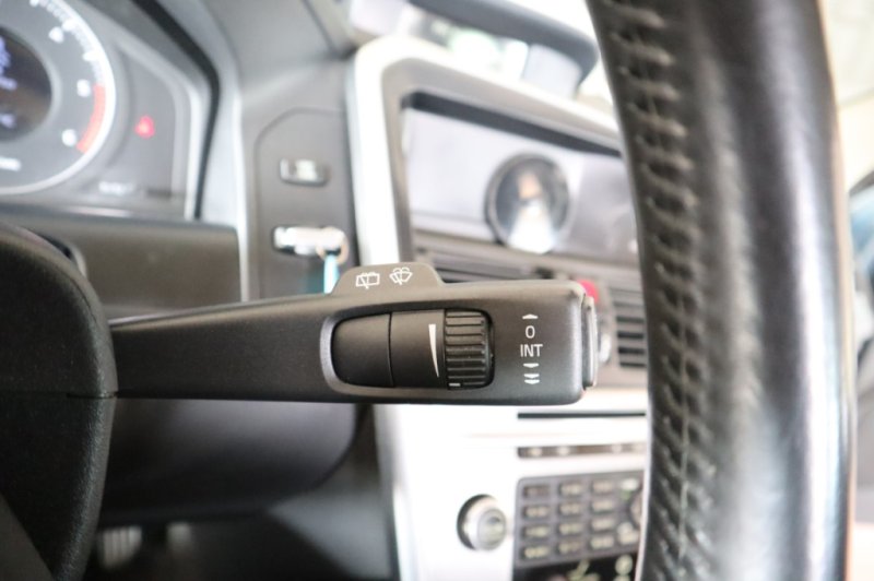 VOLVO XC-60 2400 TURBO DIESEL DE 163 CV Y 6 VELOCID.