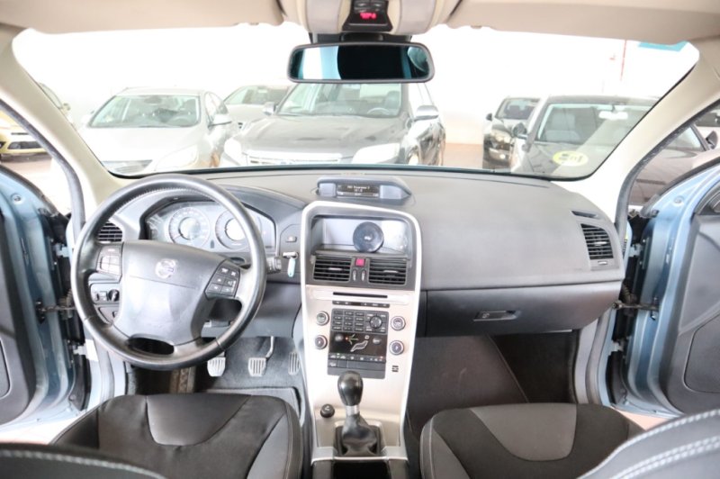 VOLVO XC-60 2400 TURBO DIESEL DE 163 CV Y 6 VELOCID.
