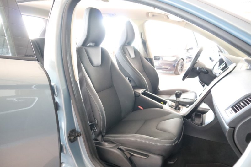 VOLVO XC-60 2400 TURBO DIESEL DE 163 CV Y 6 VELOCID.