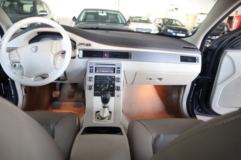 VOLVO V70 2000 TURBO DIESEL DE 136 CV Y 6 VEL.