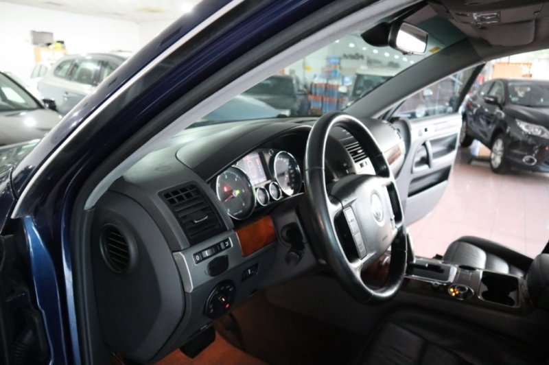 VOLKSWAGEN TOUAREG 3.0 TDI CON CAMBIO AUTOMATICO DE 224 CV