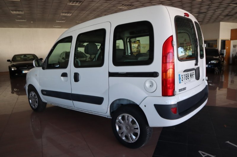 RENAULT KANGOO 1500 DCI DE 85 CV CON 5 PLAZAS