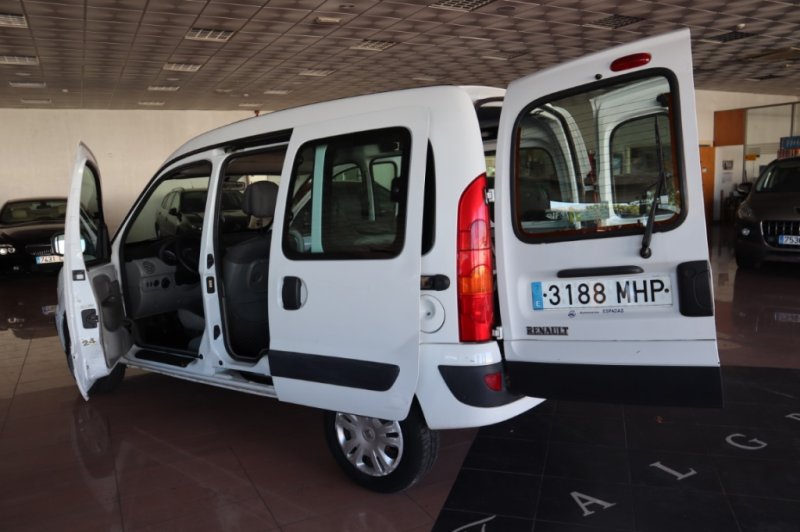 RENAULT KANGOO 1500 DCI DE 85 CV CON 5 PLAZAS