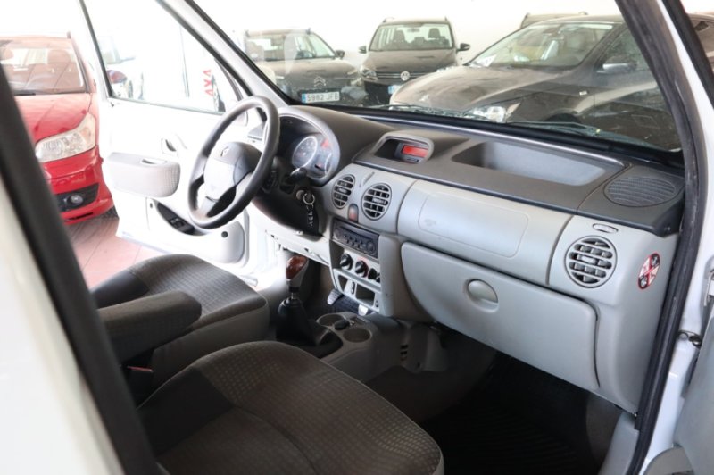 RENAULT KANGOO 1500 DCI DE 85 CV CON 5 PLAZAS