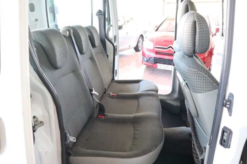 RENAULT KANGOO 1500 DCI DE 85 CV CON 5 PLAZAS