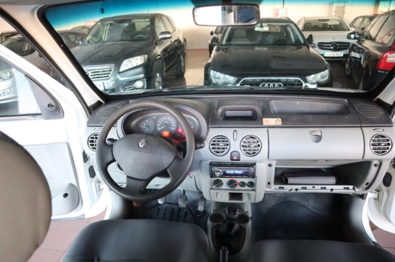RENAULT KANGOO 1900 DIESEL DE 65 CV CON 5 PLAZAS
