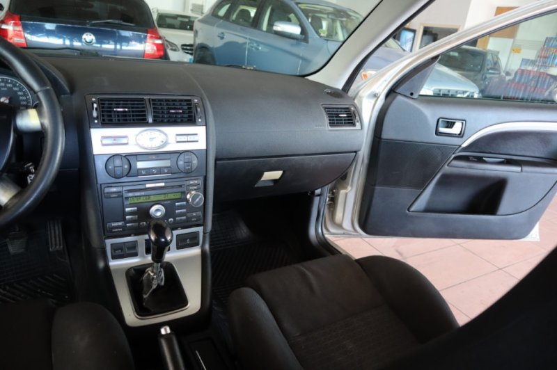 FORD MONDEO 2000 TURBO DIESEL DE 130 CV Y 6 VELOC.