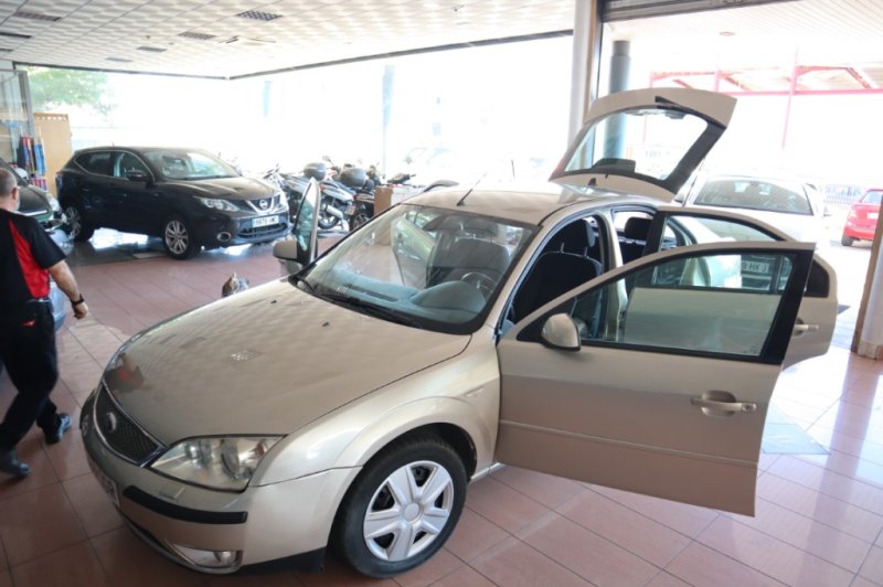 FORD MONDEO 2000 TURBO DIESEL DE 130 CV Y 6 VELOC.