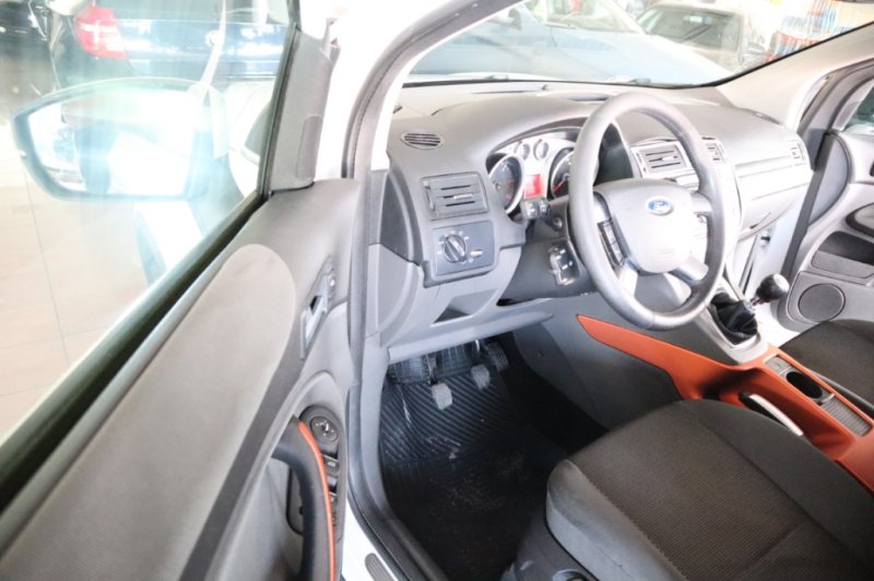 FORD KUGA TDCI TODO CAMINO DE 2000 CC T/DIESEL Y 140 CV