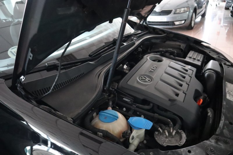 VOLKSWAGEN GOLF 2000 TDI DE 140 CV Y 6 VELOCIDADES