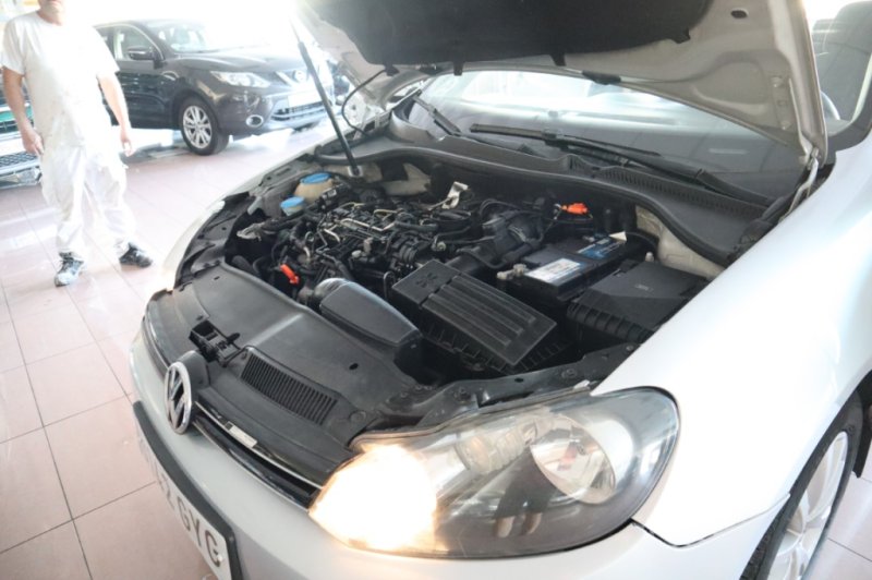 VOLKSWAGEN GOLF 1600 TDI DE 105 CV