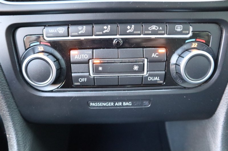 VOLKSWAGEN GOLF 1600 TDI DE 105 CV