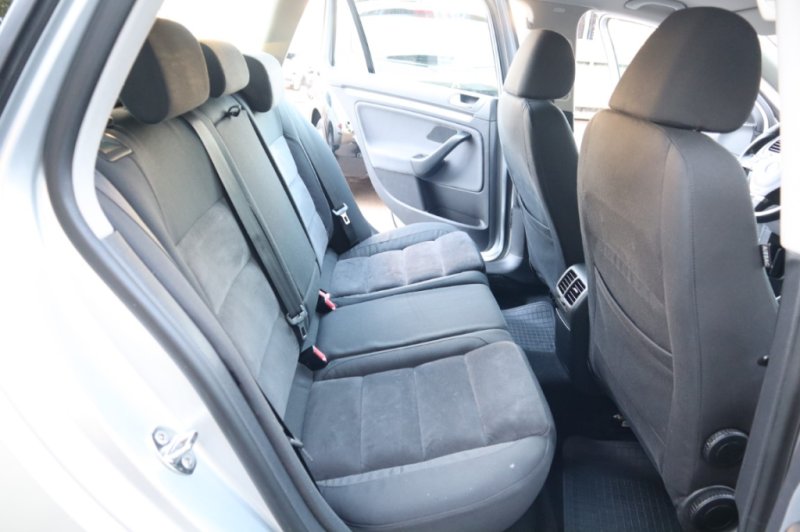 VOLKSWAGEN GOLF 1600 TDI DE 105 CV