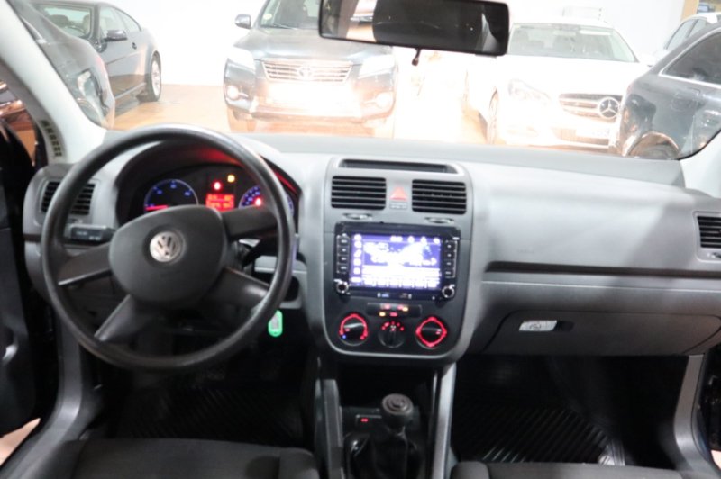 VOLKSWAGEN GOLF 1.900 TDI DE 105V CV CON 5 PUERTAS