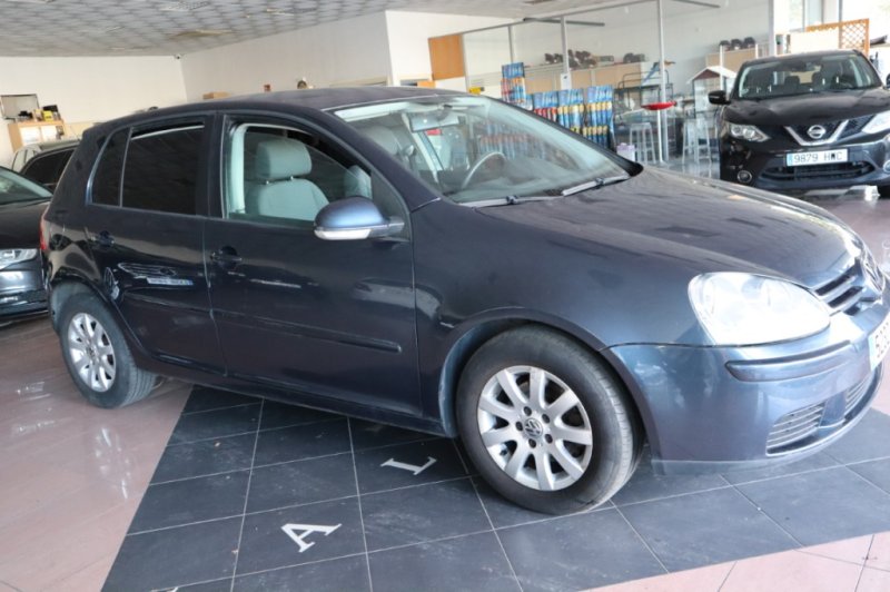 VOLKSWAGEN GOLF 1.900 TDI DE 105V CV CON 5 PUERTAS