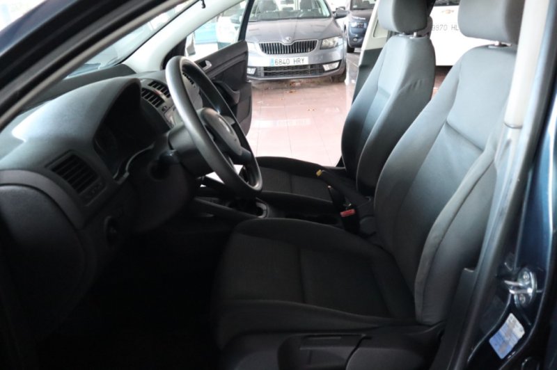 VOLKSWAGEN GOLF 1.900 TDI DE 105V CV CON 5 PUERTAS