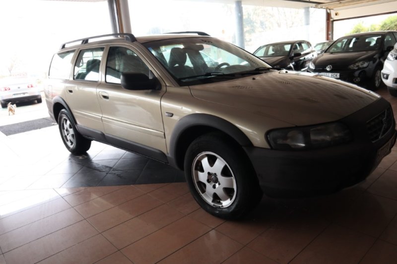VOLVO V70 DE 2435 CC  200 CV