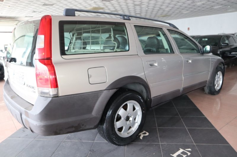 VOLVO V70 DE 2435 CC  200 CV