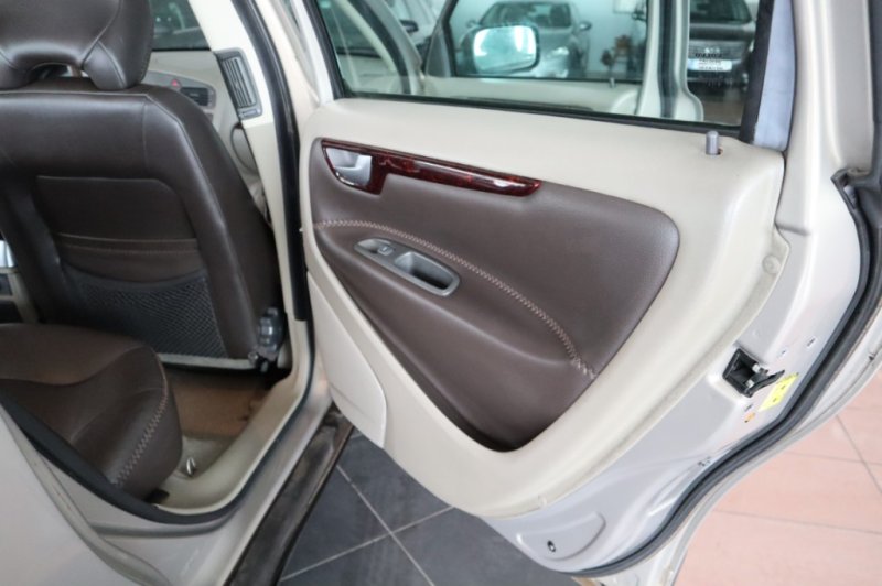 VOLVO V70 DE 2435 CC  200 CV